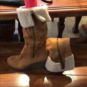 Suede wedge boots